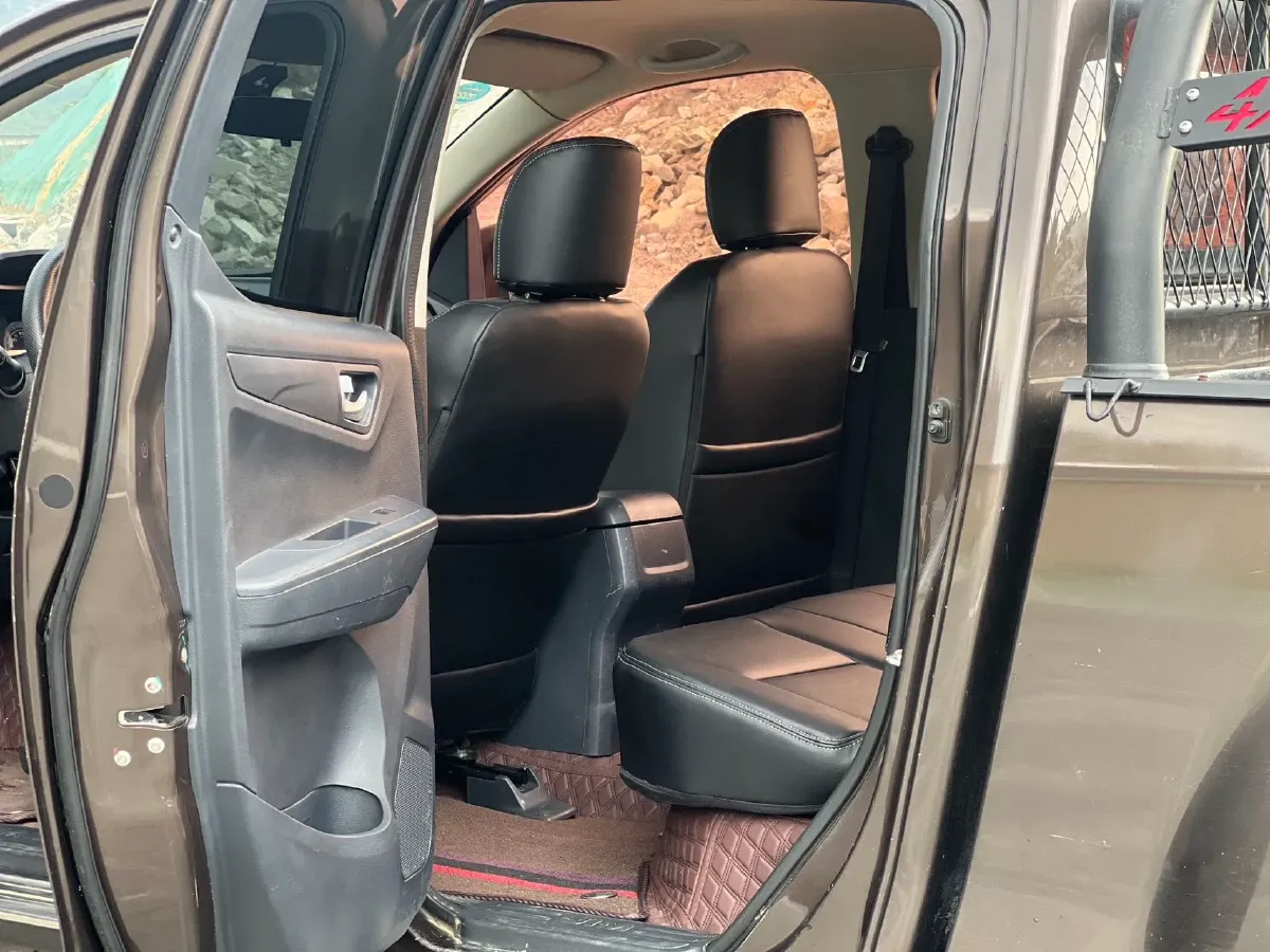 2018 Isuzu RE-MAX Jim 2.8T 116HP L4 5MT,autocango,china used car exporter,china ev exporter,chinese used car exporter,chinese used ev exporter