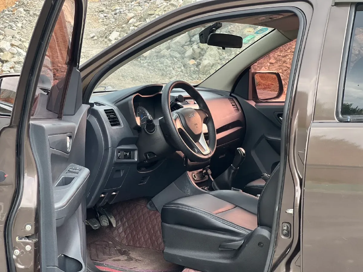 2018 Isuzu RE-MAX Jim 2.8T 116HP L4 5MT,autocango,china used car exporter,china ev exporter,chinese used car exporter,chinese used ev exporter