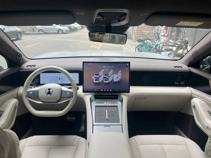 2025 Denza DenzaN8L 2.0T 207HP L4 E-CVT PHEV,autocango,china used car exporter,china ev exporter,chinese used car exporter,chinese used ev exporter
