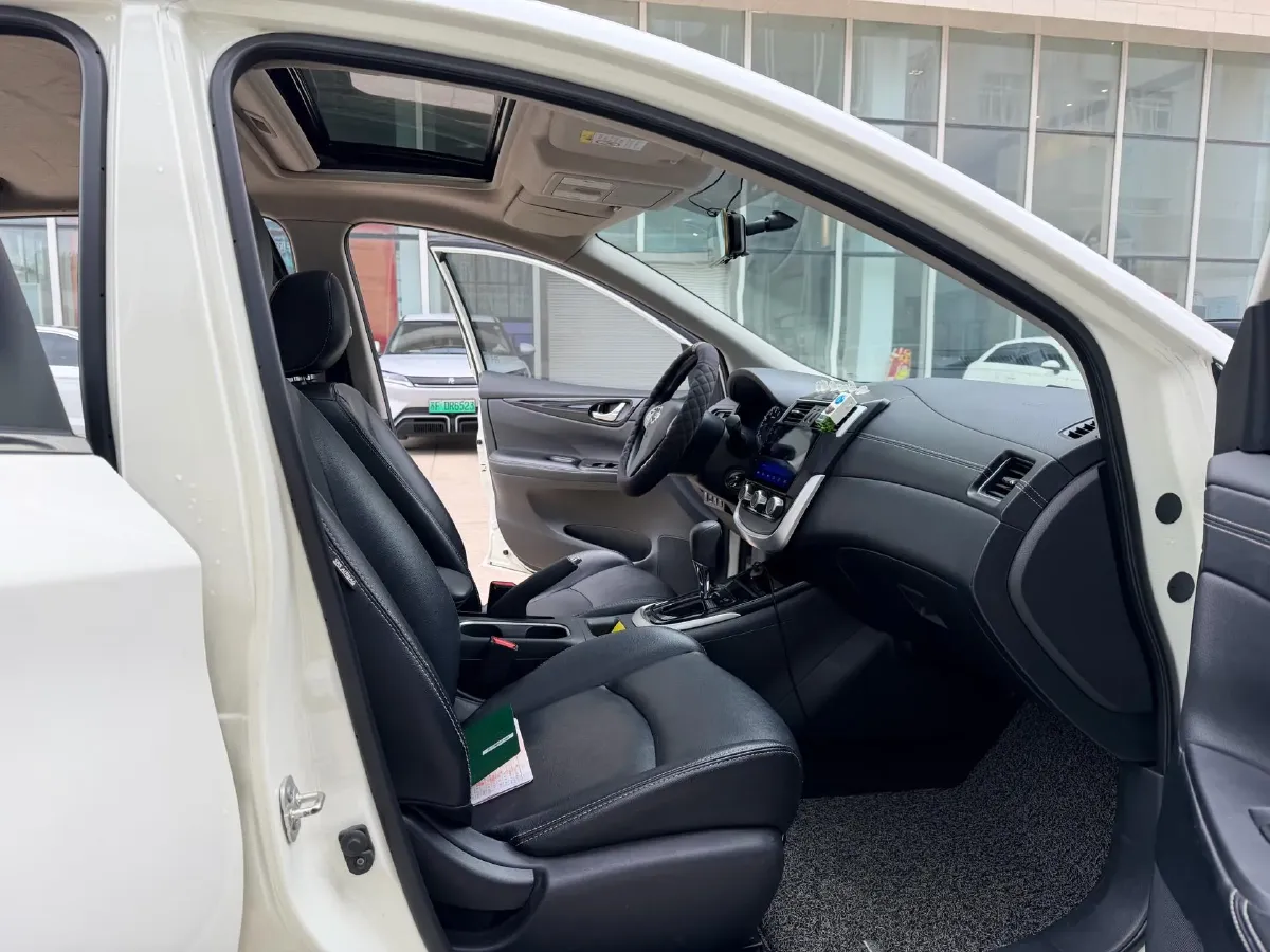 2021 Nissan Tiida 1.6L 122HP L4 CVT,autocango,china used car exporter,china ev exporter,chinese used car exporter,chinese used ev exporter