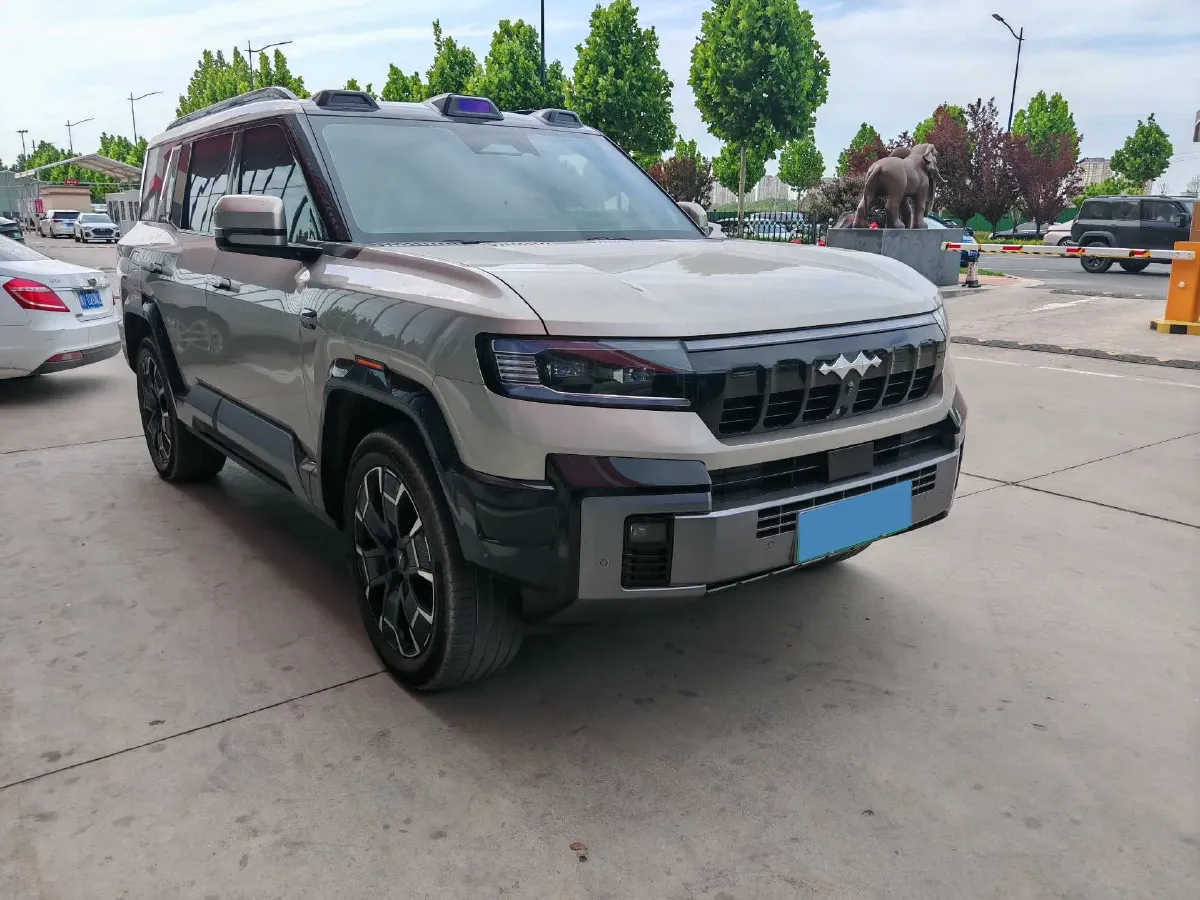 2025 FangChengBao Bao 8 2.0T 245HP L4 E-CVT PHEV 36.8KWH,autocango,china used car exporter,china ev exporter,chinese used car exporter,chinese used ev exporter