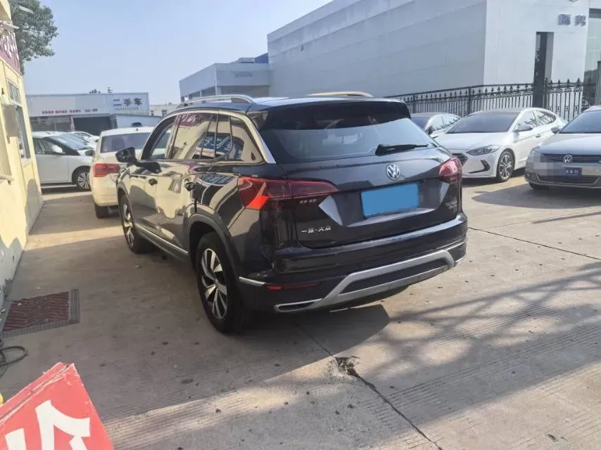 2019 Jeep Cherokee 2.0T 234HP L4 9AT,autocango,china used car exporter,china ev exporter,chinese used car exporter,chinese used ev exporter