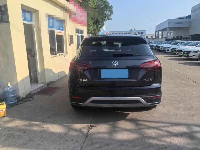 2019 Jeep Cherokee 2.0T 234HP L4 9AT,autocango,china used car exporter,china ev exporter,chinese used car exporter,chinese used ev exporter