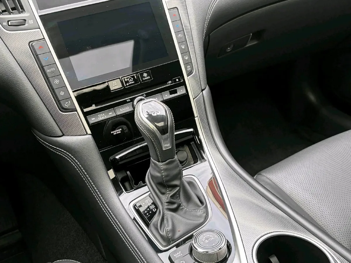 2018 Jeep Grand Commander 2.0T 265HP L4 9AT,autocango,china used car exporter,china ev exporter,chinese used car exporter,chinese used ev exporter