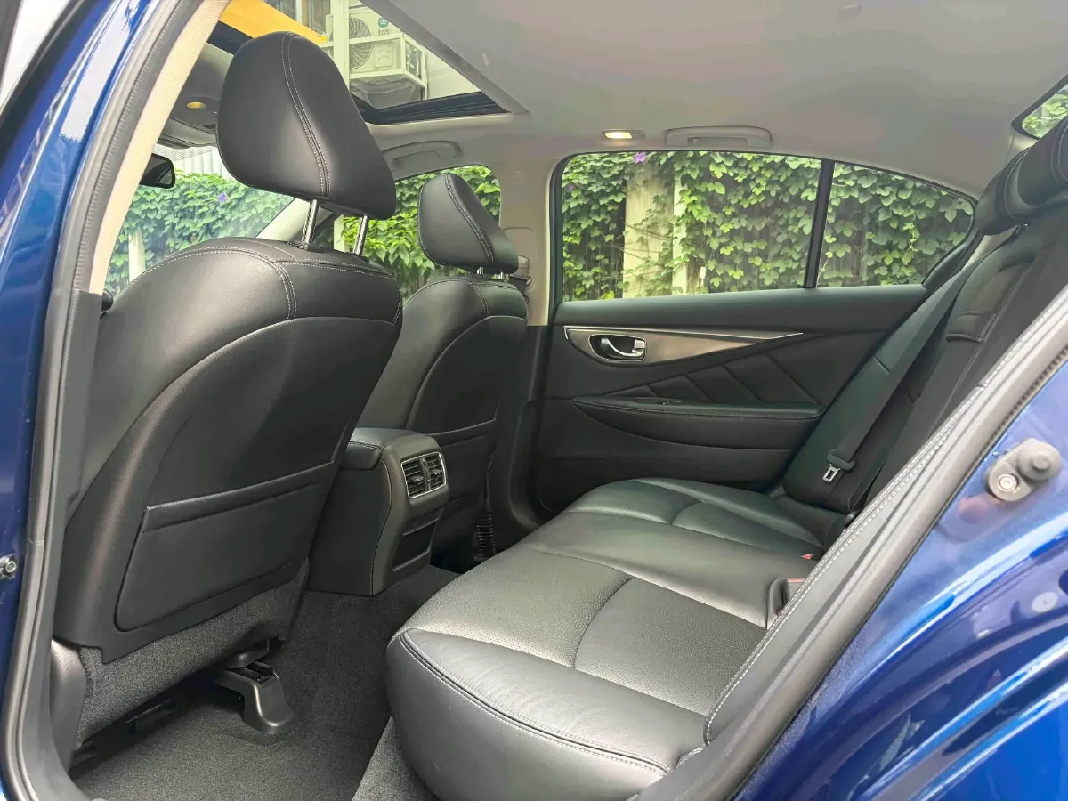 2018 Jeep Grand Commander 2.0T 265HP L4 9AT,autocango,china used car exporter,china ev exporter,chinese used car exporter,chinese used ev exporter