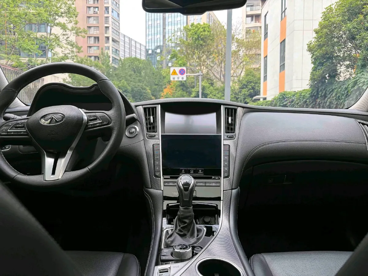 2018 Jeep Grand Commander 2.0T 265HP L4 9AT,autocango,china used car exporter,china ev exporter,chinese used car exporter,chinese used ev exporter