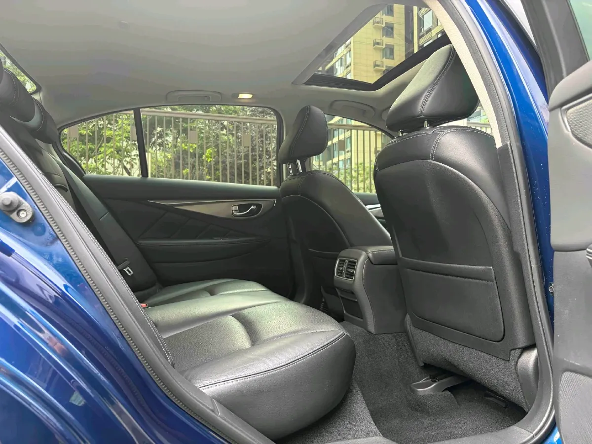 2018 Jeep Grand Commander 2.0T 265HP L4 9AT,autocango,china used car exporter,china ev exporter,chinese used car exporter,chinese used ev exporter