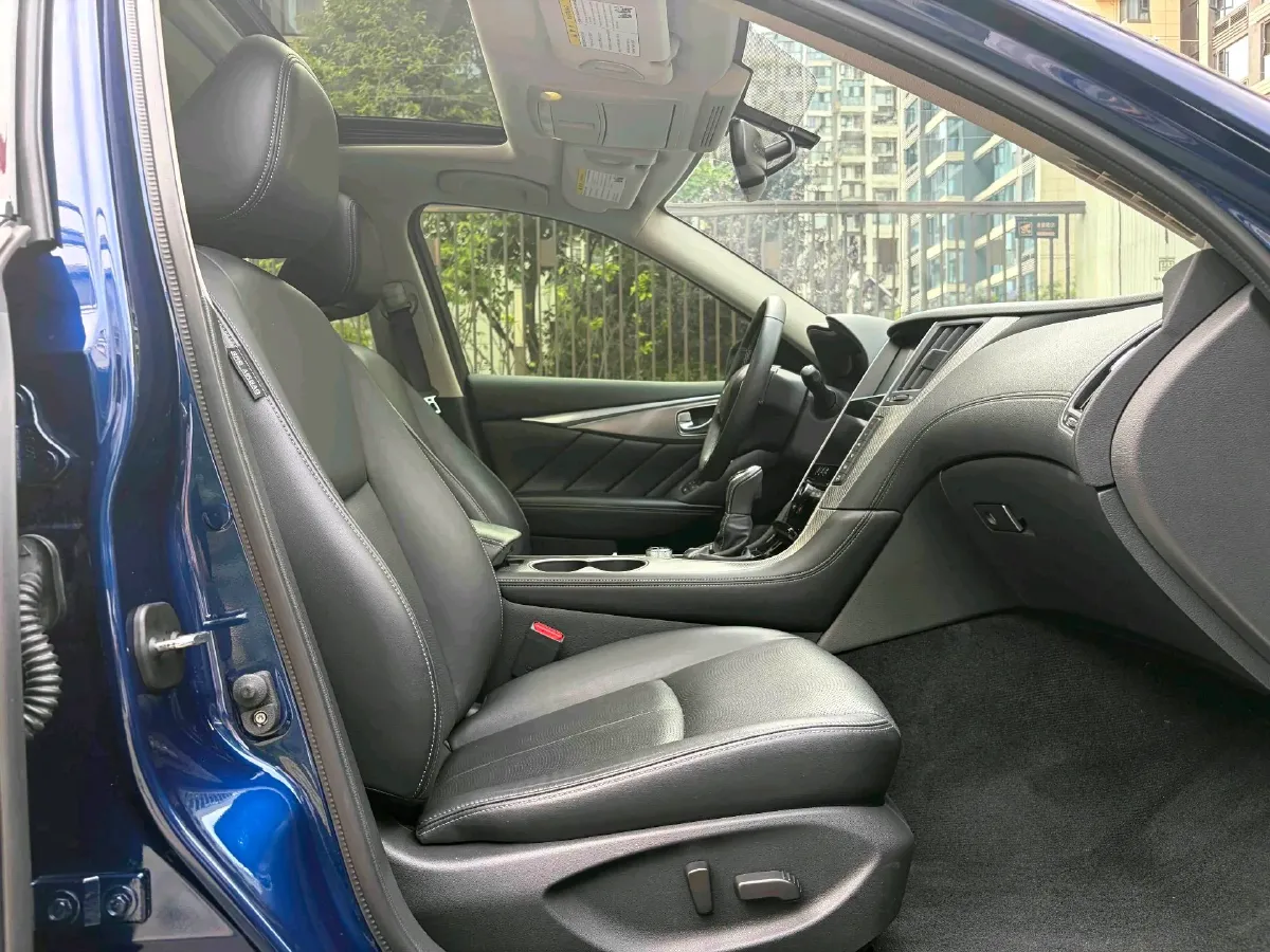 2018 Jeep Grand Commander 2.0T 265HP L4 9AT,autocango,china used car exporter,china ev exporter,chinese used car exporter,chinese used ev exporter