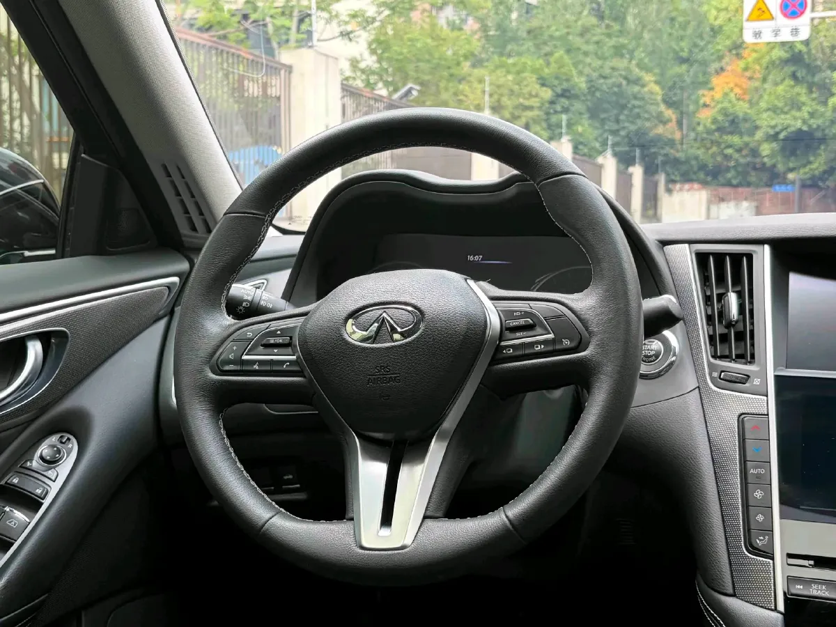 2018 Jeep Grand Commander 2.0T 265HP L4 9AT,autocango,china used car exporter,china ev exporter,chinese used car exporter,chinese used ev exporter