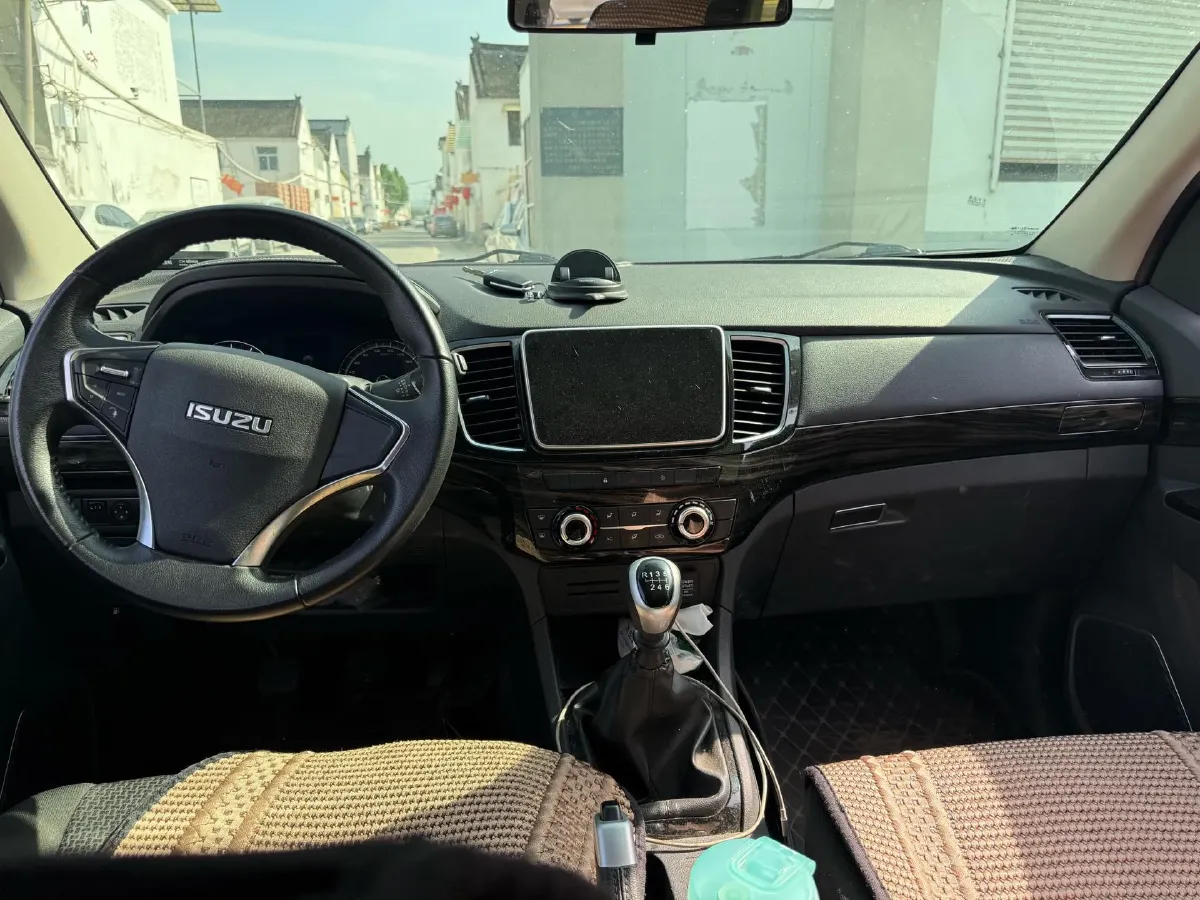 2020 Isuzu LingTuo 2.5T 150HP L4 6MT,autocango,china used car exporter,china ev exporter,chinese used car exporter,chinese used ev exporter