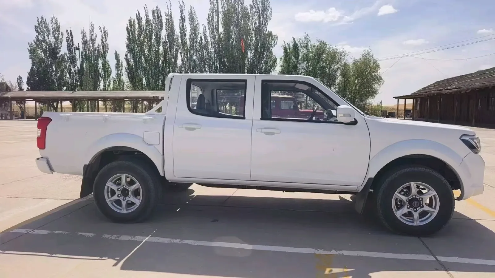 2021 Dongfeng RuiQi 2.4L 158HP L4 5MT,autocango,china used car exporter,china ev exporter,chinese used car exporter,chinese used ev exporter