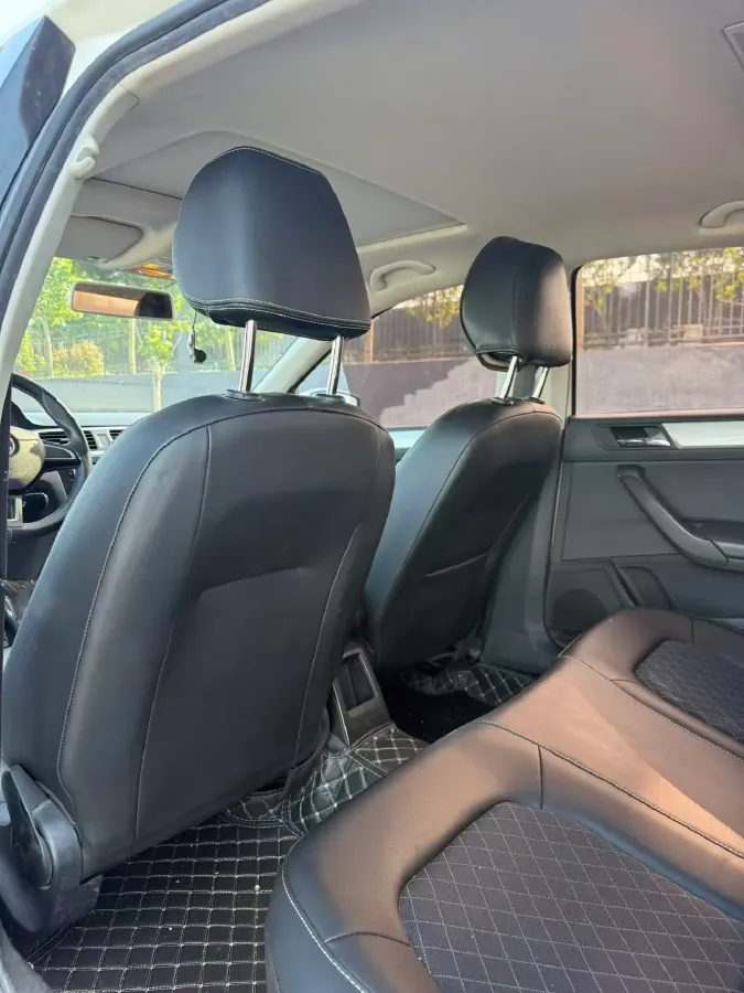 2019 SWM G01 1.5T 156HP L4 6AT,autocango,china used car exporter,china ev exporter,chinese used car exporter,chinese used ev exporter