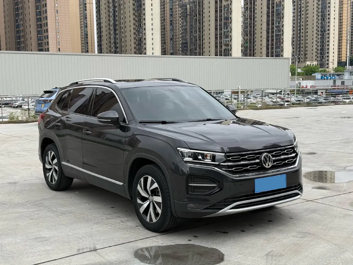 2019 Jeep Cherokee 2.0T 234HP L4 9AT,autocango,china used car exporter,china ev exporter,chinese used car exporter,chinese used ev exporter