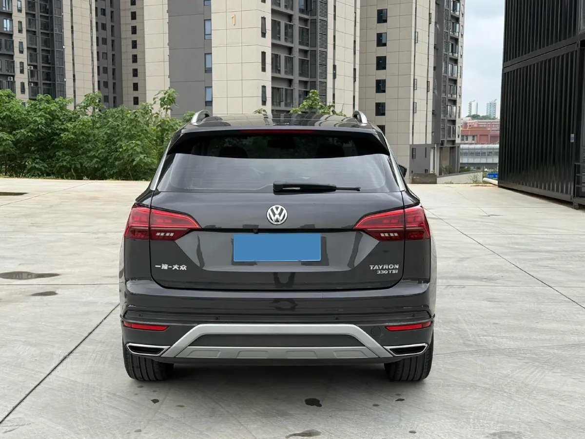 2019 Jeep Cherokee 2.0T 234HP L4 9AT,autocango,china used car exporter,china ev exporter,chinese used car exporter,chinese used ev exporter