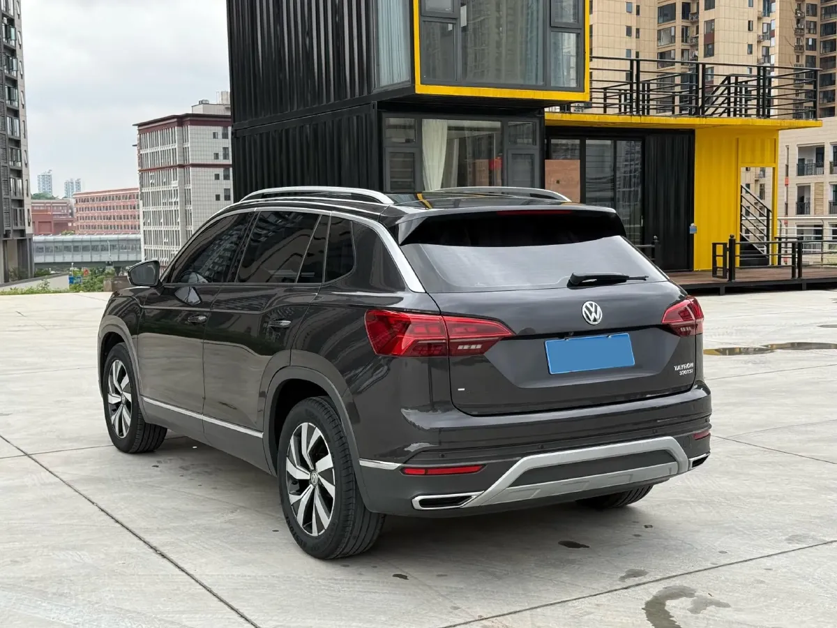 2019 Jeep Cherokee 2.0T 234HP L4 9AT,autocango,china used car exporter,china ev exporter,chinese used car exporter,chinese used ev exporter