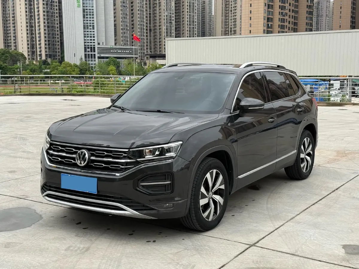2019 Jeep Cherokee 2.0T 234HP L4 9AT,autocango,china used car exporter,china ev exporter,chinese used car exporter,chinese used ev exporter