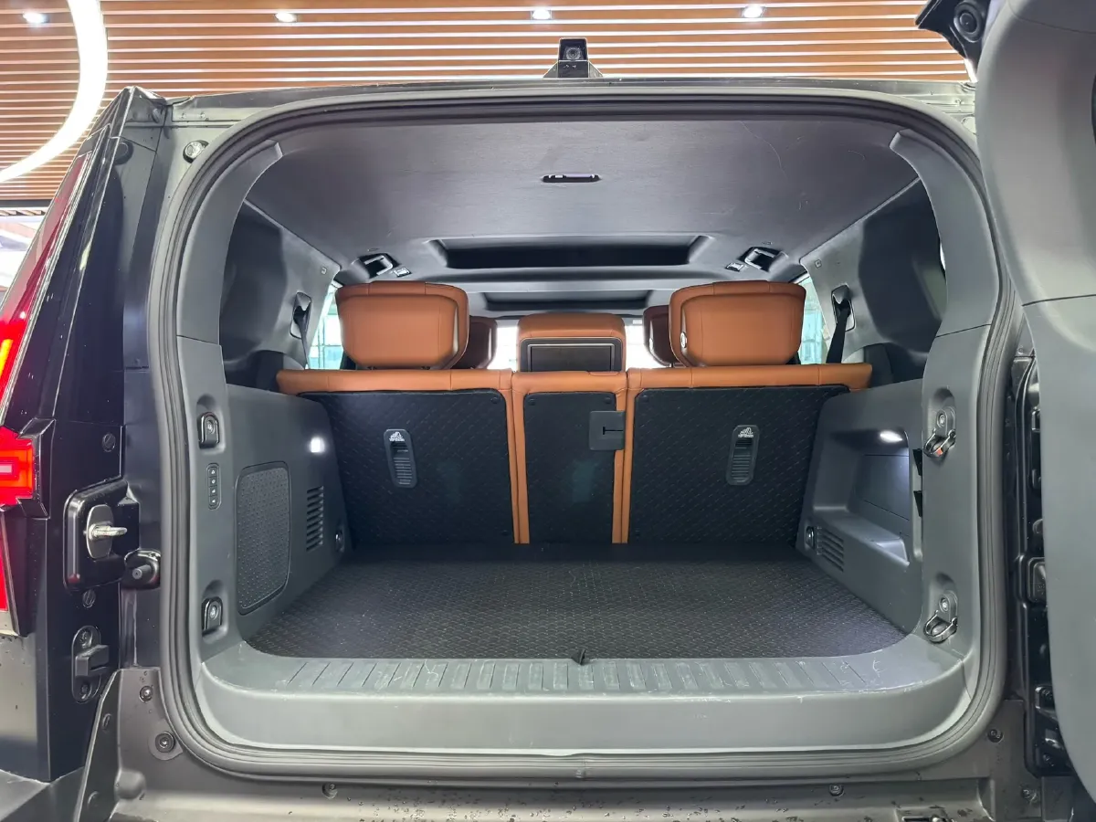 2023 M Hero 917 REEV 197HP 2AT REEV 65.8KWH,autocango,china used car exporter,china ev exporter,chinese used car exporter,chinese used ev exporter