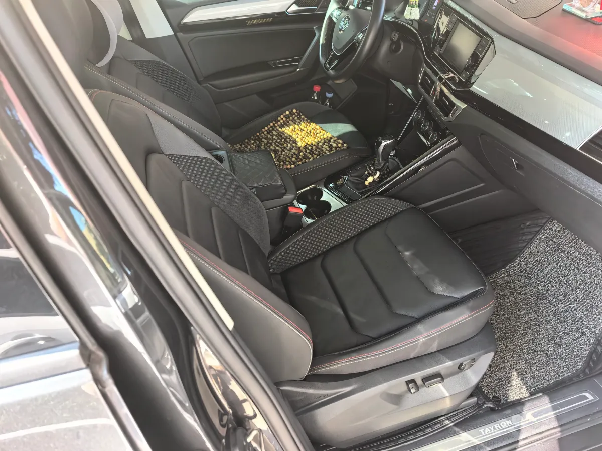 2019 Jeep Cherokee 2.0T 234HP L4 9AT,autocango,china used car exporter,china ev exporter,chinese used car exporter,chinese used ev exporter