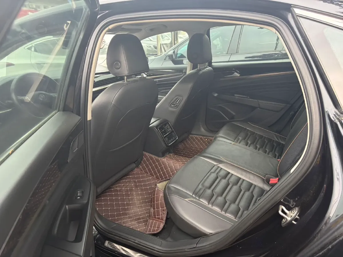2019 Volvo V40 1.5T 152HP L4 6AT,autocango,china used car exporter,china ev exporter,chinese used car exporter,chinese used ev exporter