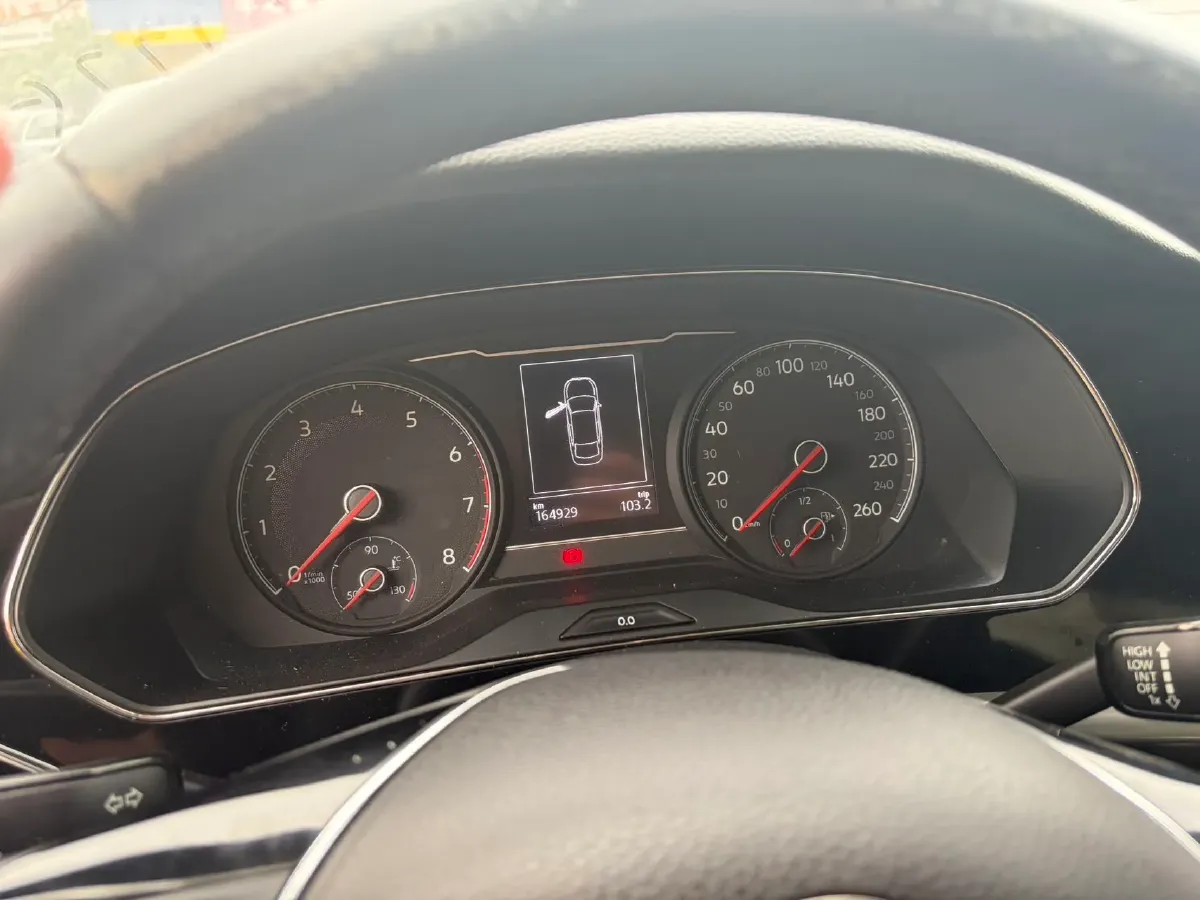 2019 Volvo V40 1.5T 152HP L4 6AT,autocango,china used car exporter,china ev exporter,chinese used car exporter,chinese used ev exporter