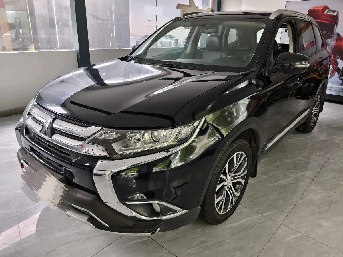 2018 Mitsubishi Outlander 2.0L 166HP L4 CVT,autocango,china used car exporter,china ev exporter,chinese used car exporter,chinese used ev exporter