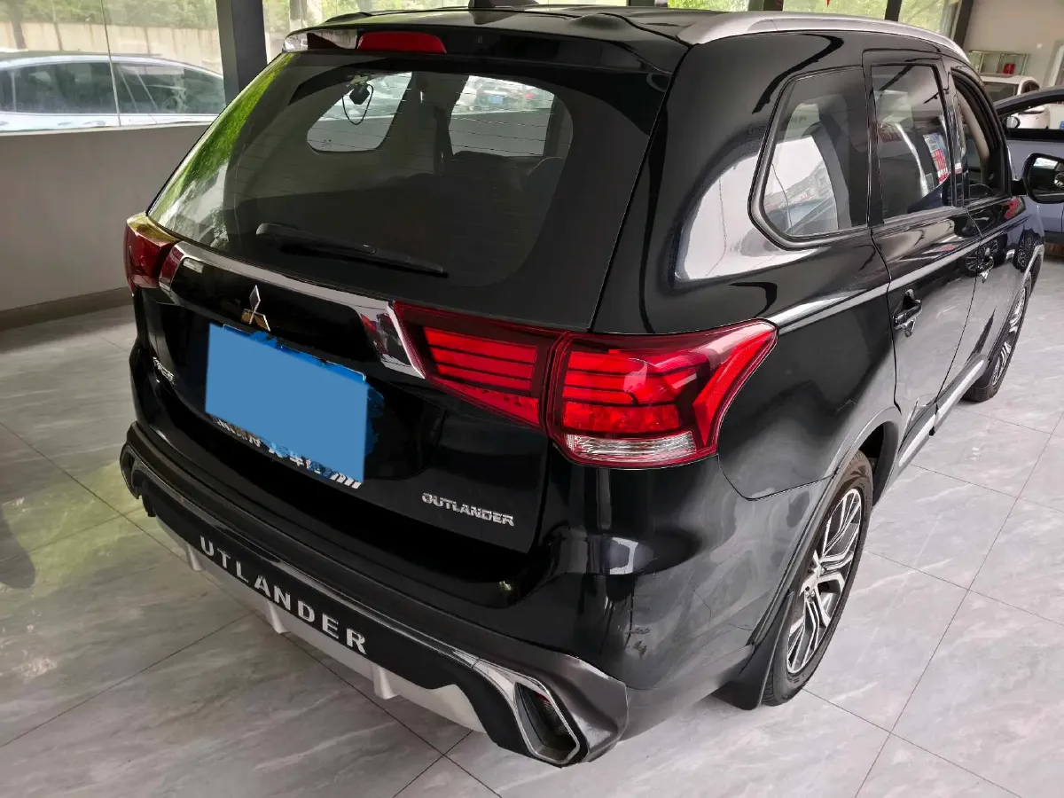 2018 Mitsubishi Outlander 2.0L 166HP L4 CVT,autocango,china used car exporter,china ev exporter,chinese used car exporter,chinese used ev exporter