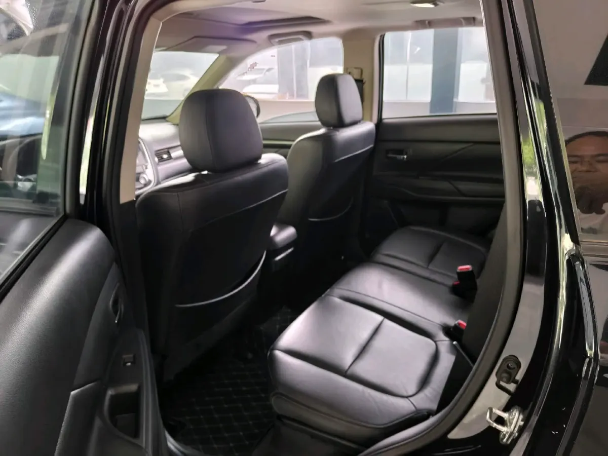 2018 Mitsubishi Outlander 2.0L 166HP L4 CVT,autocango,china used car exporter,china ev exporter,chinese used car exporter,chinese used ev exporter
