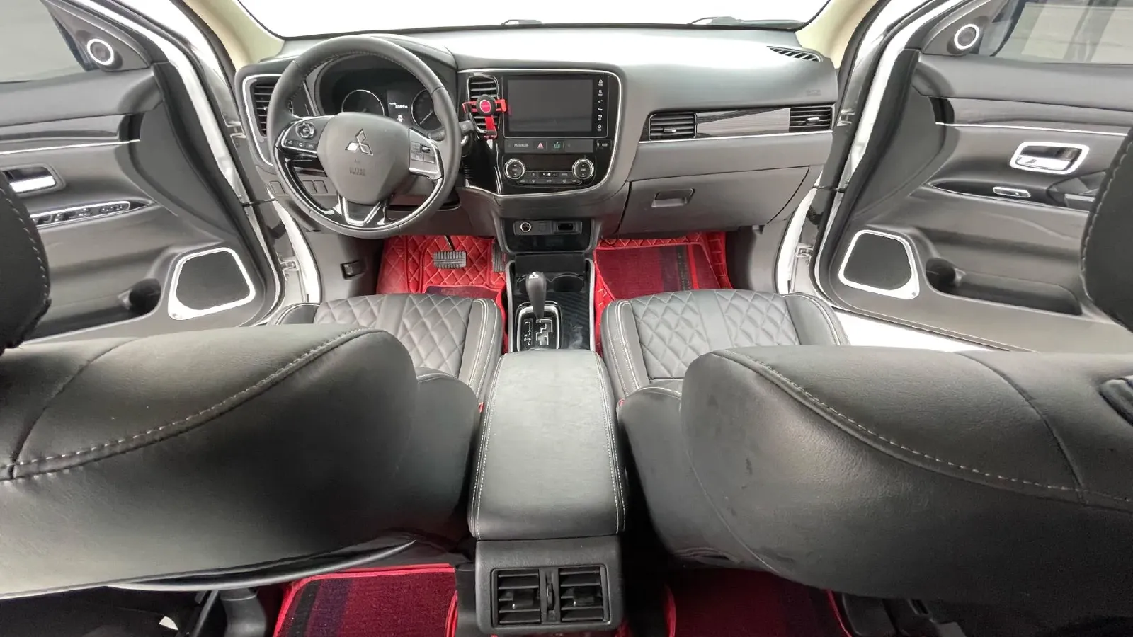 2021 Mitsubishi Outlander 2.0L 166HP L4 CVT,autocango,china used car exporter,china ev exporter,chinese used car exporter,chinese used ev exporter
