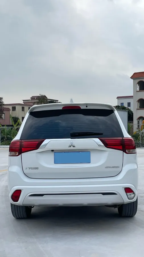 2021 Mitsubishi Outlander 2.0L 166HP L4 CVT,autocango,china used car exporter,china ev exporter,chinese used car exporter,chinese used ev exporter