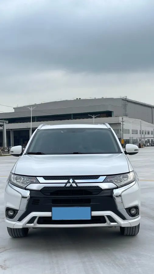2021 Mitsubishi Outlander 2.0L 166HP L4 CVT,autocango,china used car exporter,china ev exporter,chinese used car exporter,chinese used ev exporter