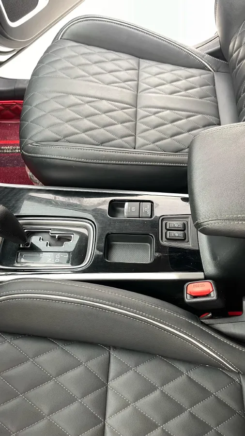 2021 Mitsubishi Outlander 2.0L 166HP L4 CVT,autocango,china used car exporter,china ev exporter,chinese used car exporter,chinese used ev exporter