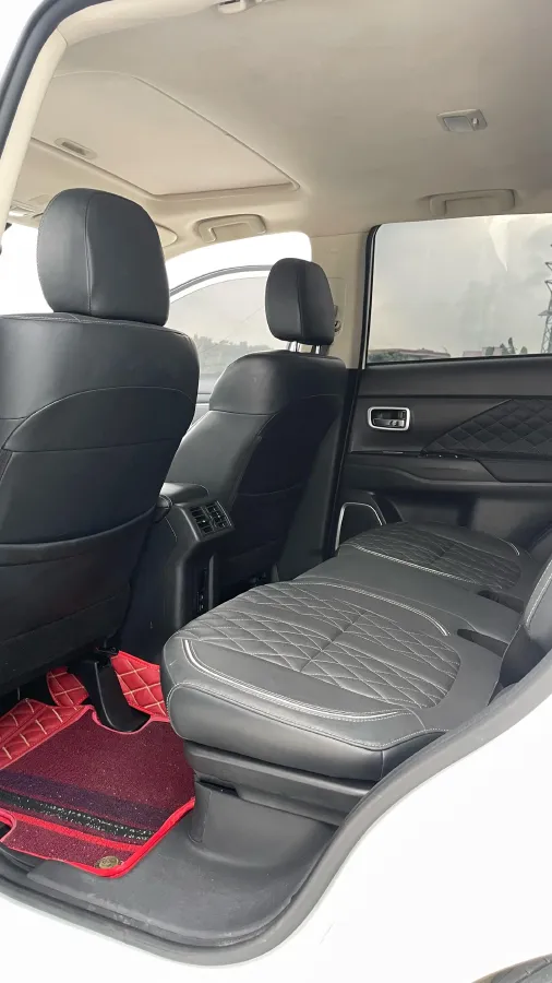 2021 Mitsubishi Outlander 2.0L 166HP L4 CVT,autocango,china used car exporter,china ev exporter,chinese used car exporter,chinese used ev exporter
