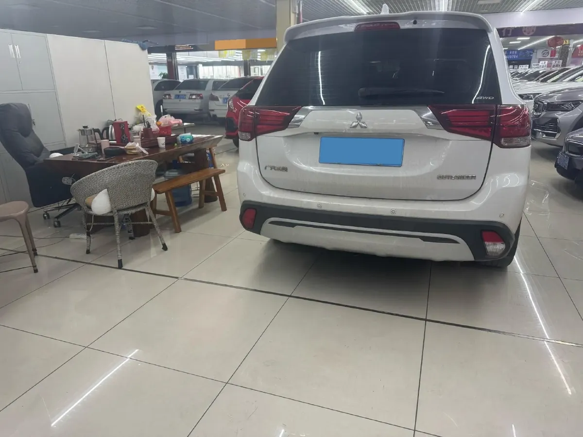 2019 Mitsubishi Outlander 2.4L 192HP L4 CVT,autocango,china used car exporter,china ev exporter,chinese used car exporter,chinese used ev exporter