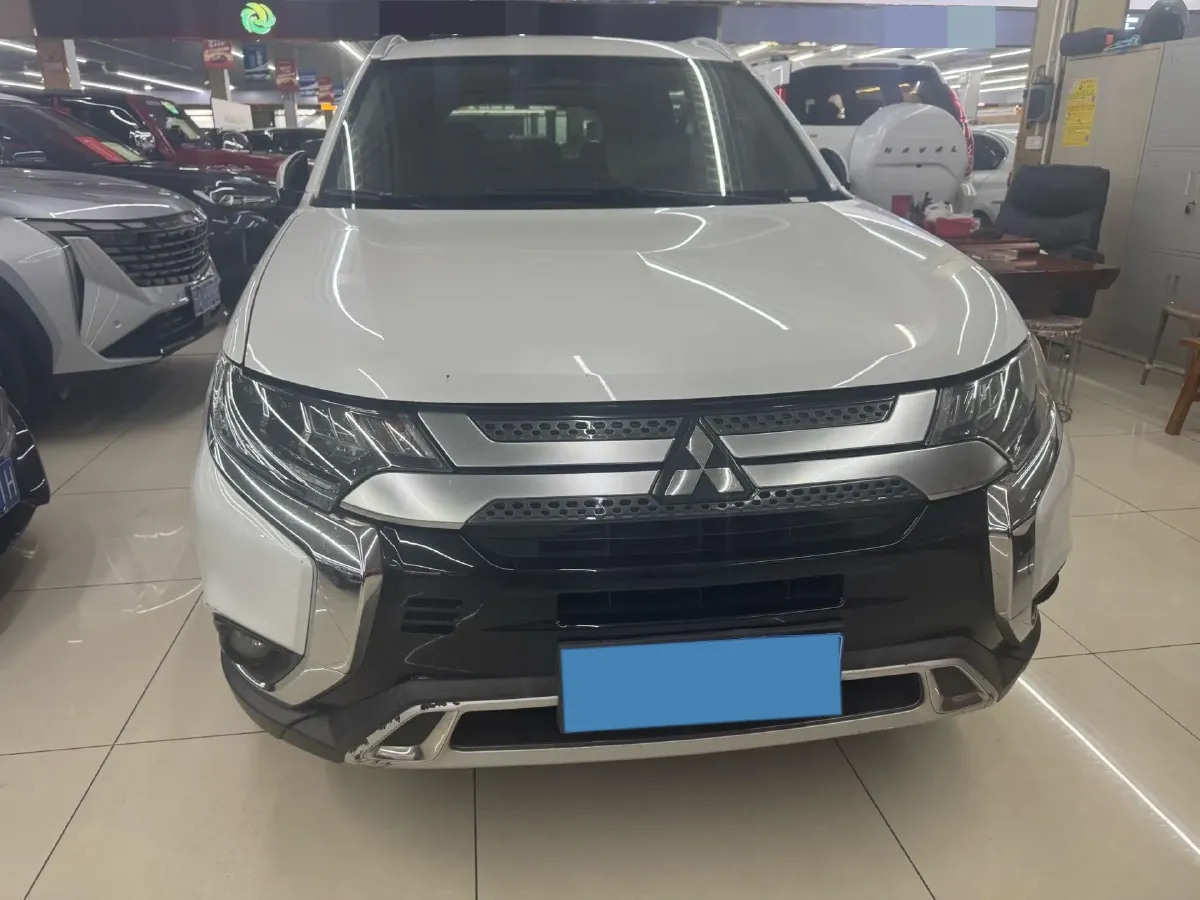 2019 Mitsubishi Outlander 2.4L 192HP L4 CVT,autocango,china used car exporter,china ev exporter,chinese used car exporter,chinese used ev exporter
