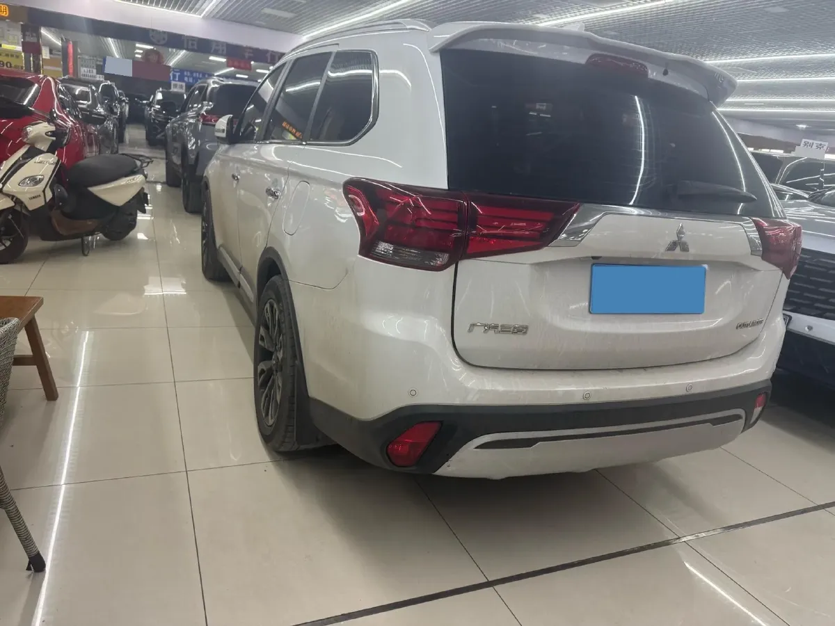 2019 Mitsubishi Outlander 2.4L 192HP L4 CVT,autocango,china used car exporter,china ev exporter,chinese used car exporter,chinese used ev exporter