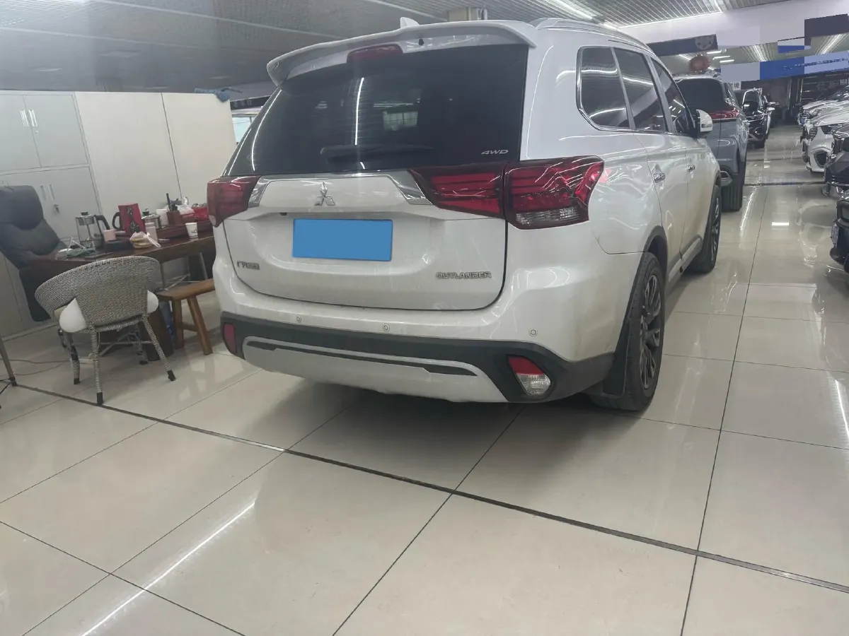 2019 Mitsubishi Outlander 2.4L 192HP L4 CVT,autocango,china used car exporter,china ev exporter,chinese used car exporter,chinese used ev exporter