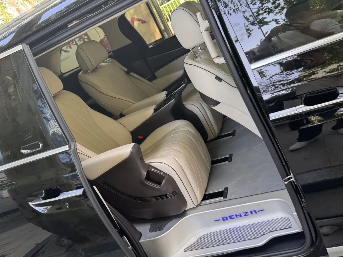 2024 Denza D9 1.5T 139HP L4 E-CVT PHEV 20.39KWH,autocango,china used car exporter,china ev exporter,chinese used car exporter,chinese used ev exporter