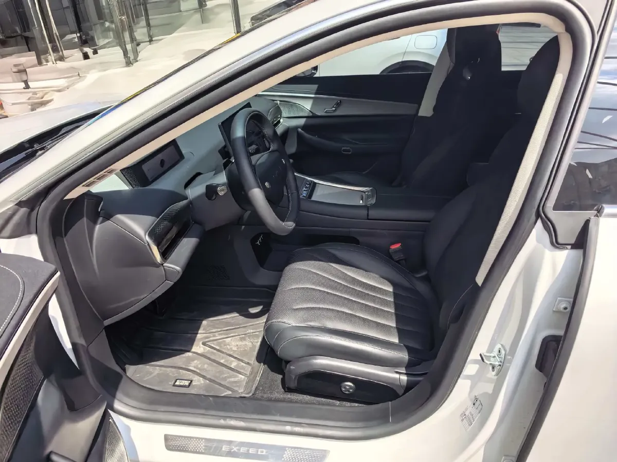 2024 Jaguar E-PACE 1.5T 200HP L3 8AT,autocango,china used car exporter,china ev exporter,chinese used car exporter,chinese used ev exporter
