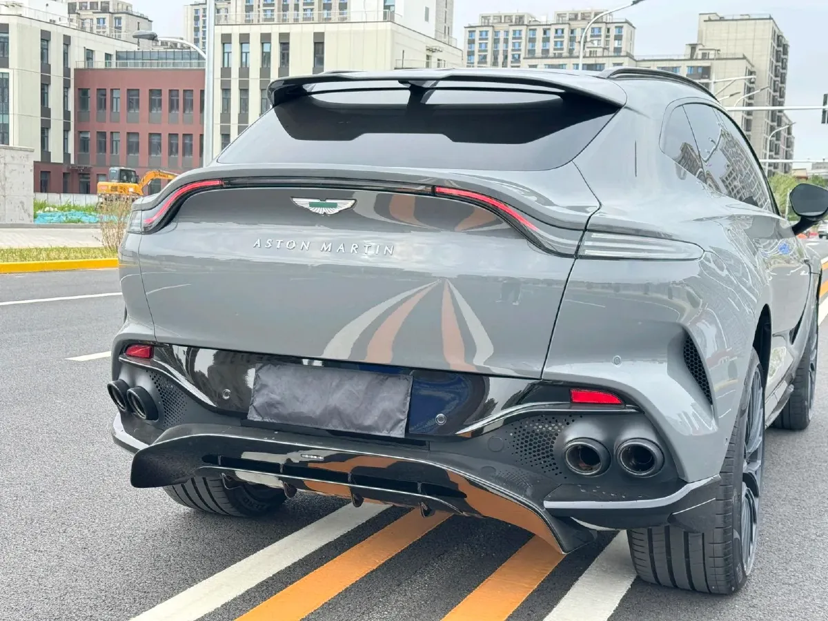 2025 Aston Martin DBX 4.0T 707HP V8 9AT,autocango,china used car exporter,china ev exporter,chinese used car exporter,chinese used ev exporter
