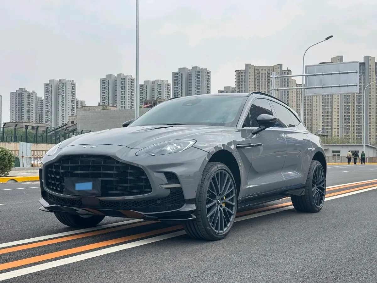 2025 Aston Martin DBX 4.0T 707HP V8 9AT,autocango,china used car exporter,china ev exporter,chinese used car exporter,chinese used ev exporter