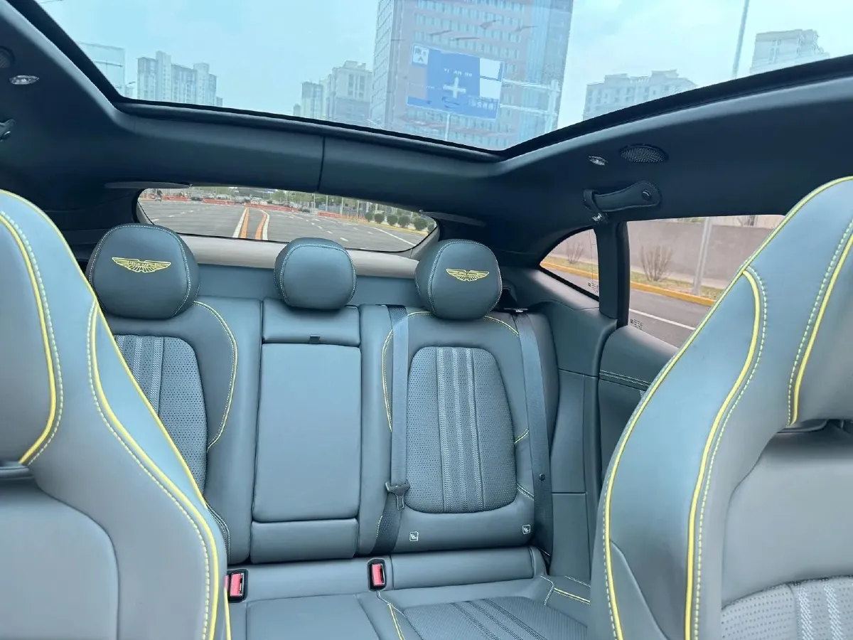 2025 Aston Martin DBX 4.0T 707HP V8 9AT,autocango,china used car exporter,china ev exporter,chinese used car exporter,chinese used ev exporter