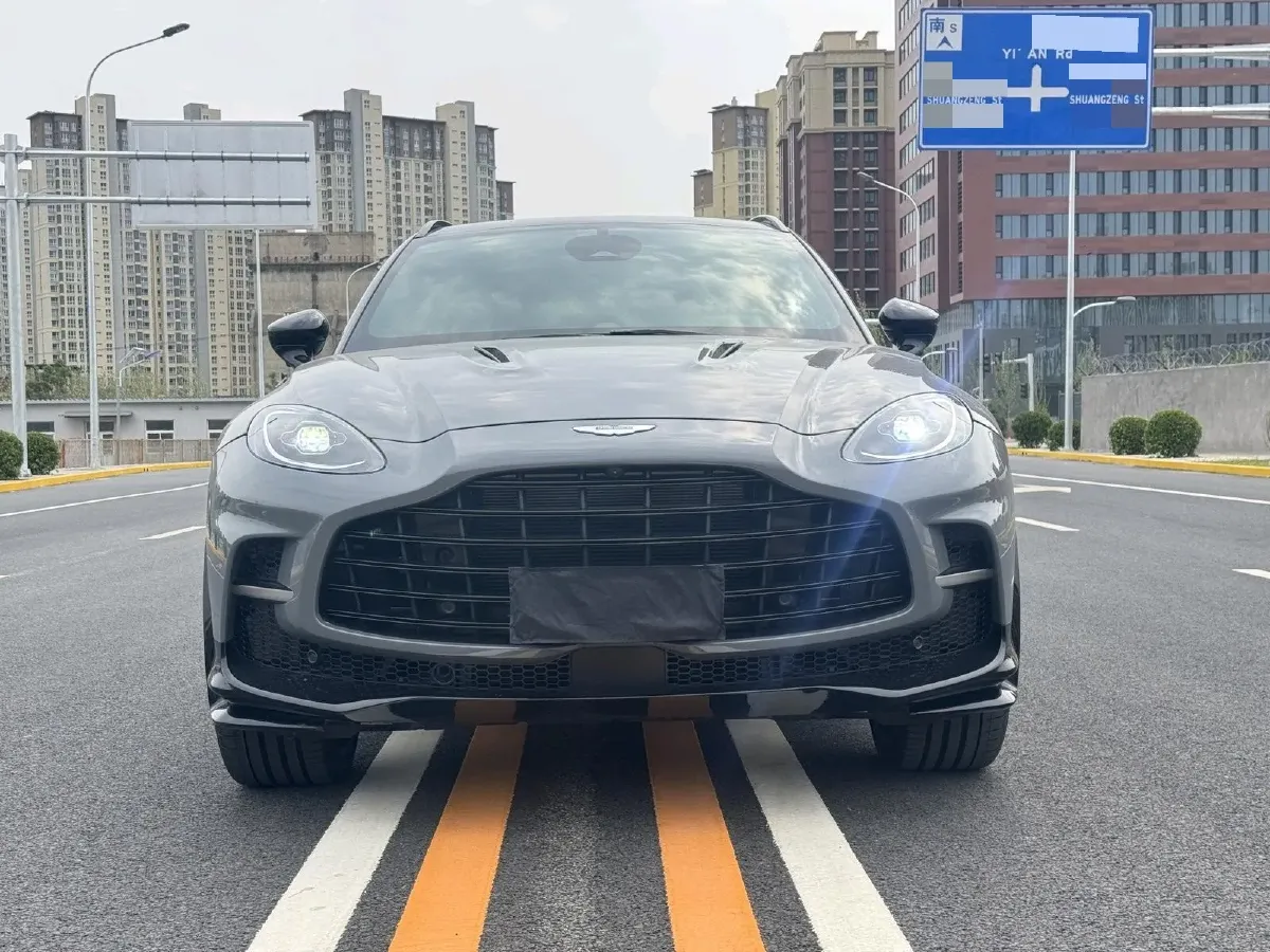 2025 Aston Martin DBX 4.0T 707HP V8 9AT,autocango,china used car exporter,china ev exporter,chinese used car exporter,chinese used ev exporter