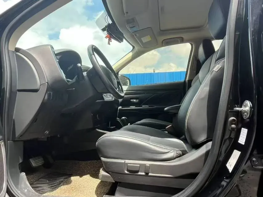 2019 Mitsubishi Outlander 2.0L 166HP L4 CVT,autocango,china used car exporter,china ev exporter,chinese used car exporter,chinese used ev exporter