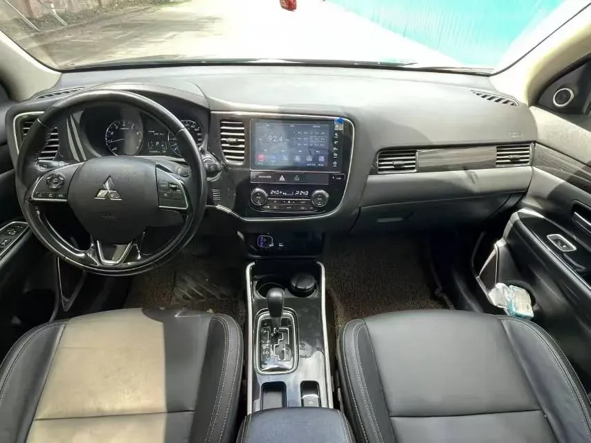 2019 Mitsubishi Outlander 2.0L 166HP L4 CVT,autocango,china used car exporter,china ev exporter,chinese used car exporter,chinese used ev exporter