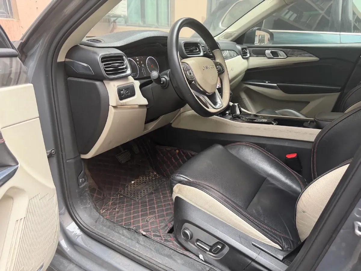 2018 Toyota C-HR 2.0L 171HP L4 CVT,autocango,china used car exporter,china ev exporter,chinese used car exporter,chinese used ev exporter