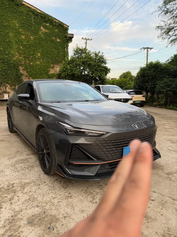 2022 ChangAn UNI-V 1.5T 188HP L4 7DCT,autocango,china used car exporter,china ev exporter,chinese used car exporter,chinese used ev exporter