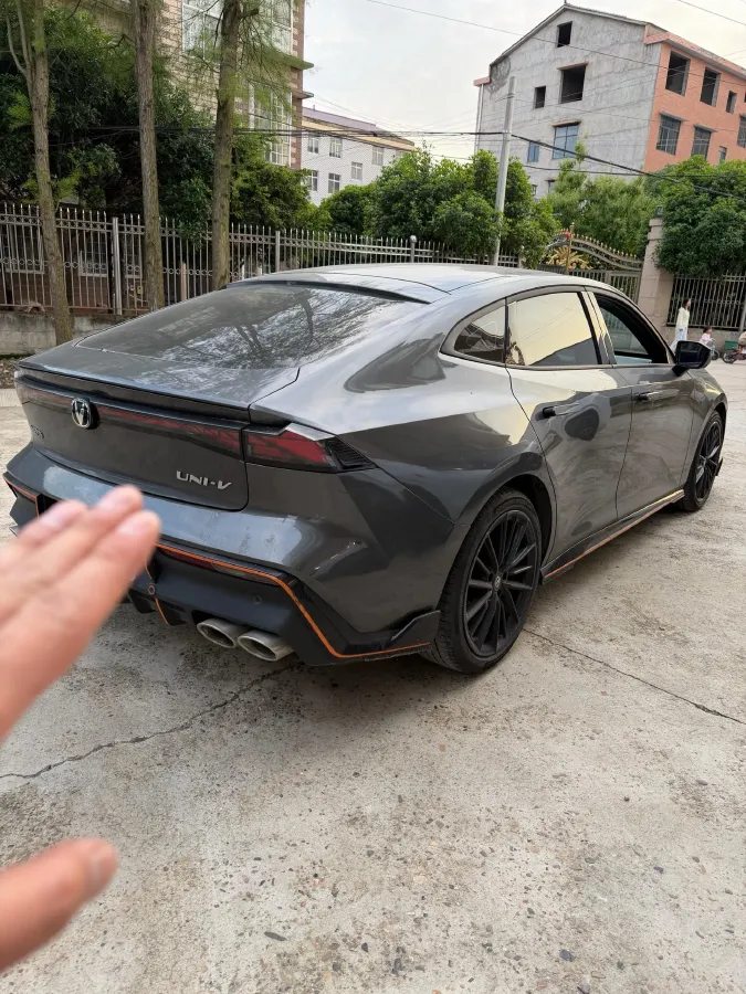 2022 ChangAn UNI-V 1.5T 188HP L4 7DCT,autocango,china used car exporter,china ev exporter,chinese used car exporter,chinese used ev exporter
