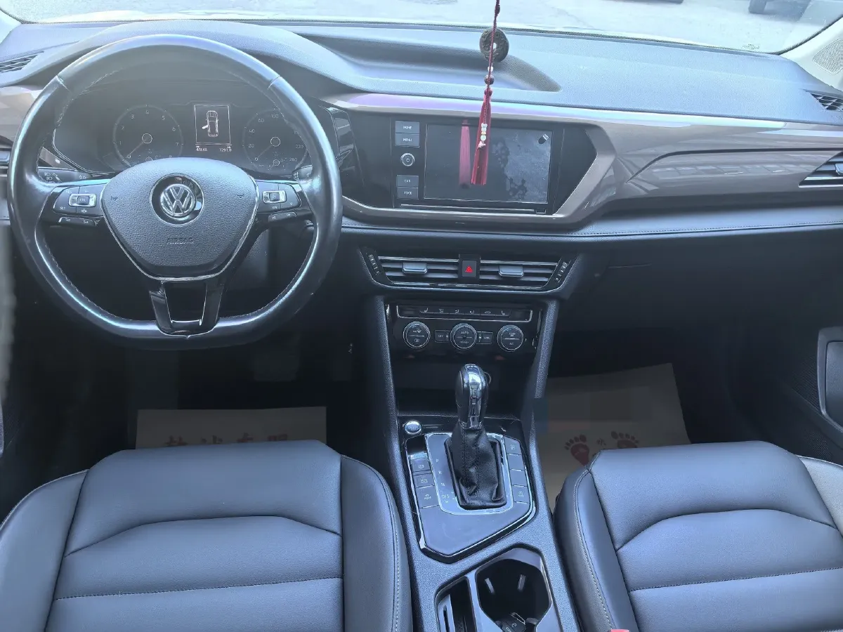 2019 MINI MINI 1.5T 102HP L3 7DCT,autocango,china used car exporter,china ev exporter,chinese used car exporter,chinese used ev exporter