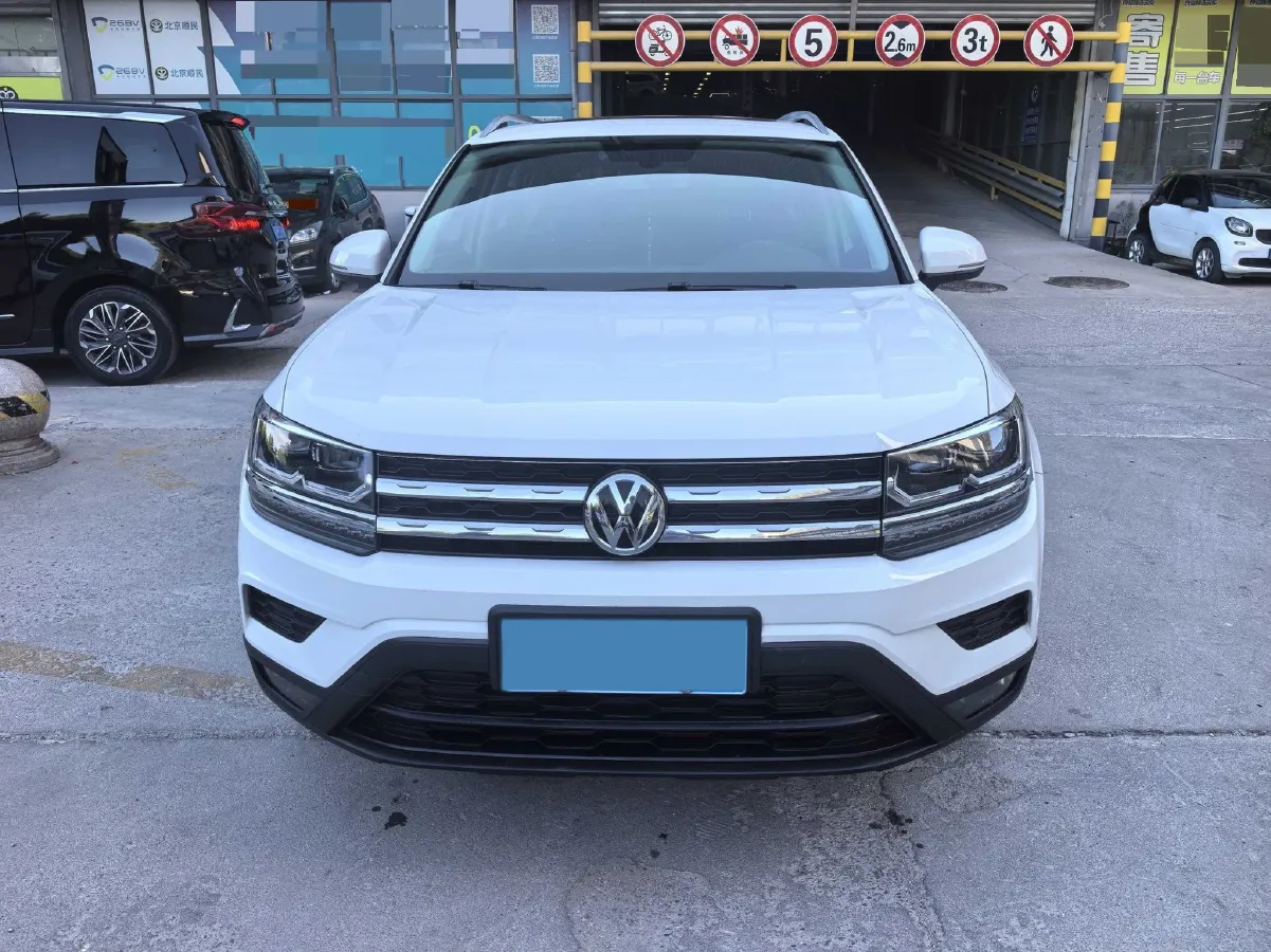 2019 MINI MINI 1.5T 102HP L3 7DCT,autocango,china used car exporter,china ev exporter,chinese used car exporter,chinese used ev exporter