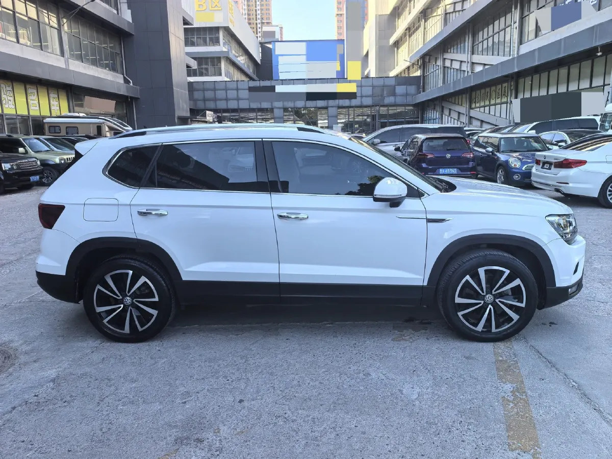 2019 MINI MINI 1.5T 102HP L3 7DCT,autocango,china used car exporter,china ev exporter,chinese used car exporter,chinese used ev exporter